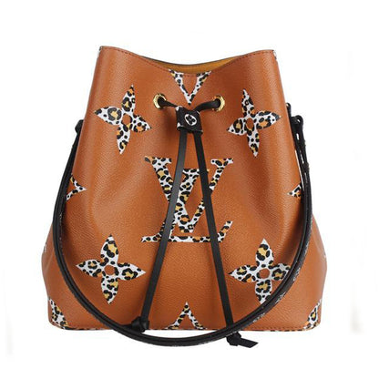 Louis Vuitton NeoNoe Monogram Giant Jungle M44717
